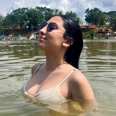 kakanemass's profile picture. directed by taylor swift.