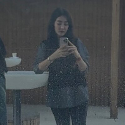 setarebyt's profile picture. brains & sass