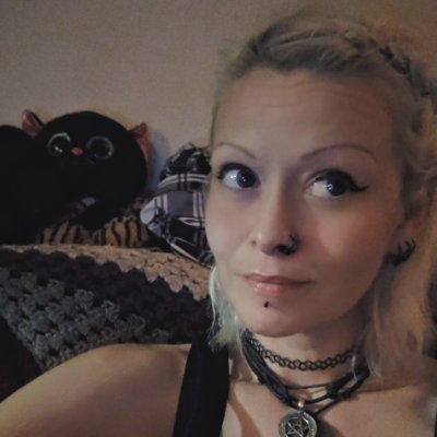 MandilaDolle's profile picture. I am pure pain anger sarcasm and doubt. I hate anyone who would screw with my family, animals or children. I attempt to remain fairly diplomatic and neutral.