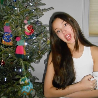 tiisanina's profile picture. sto come una bomba ma mica in senso buono nel senso che domani esplodo