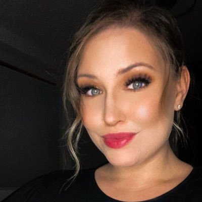 Ameliabehrens1's profile picture. Be proud of yourself nobody knows the battles you have fought in silence 🪖⚔️🇩🇪