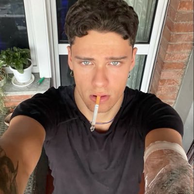 tklouve's profile picture. 