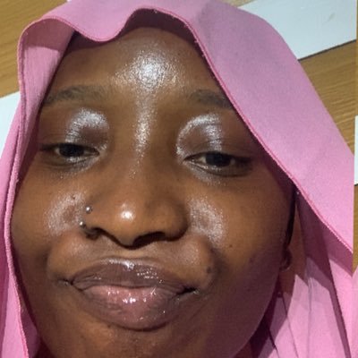 yar_kuyizhi's profile picture. poet • mental health advocate • psychotherapist • founder @teaNreflection • pro MUA💄 • bread • awesome cat mum