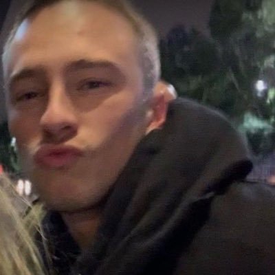 shwsgcie's profile picture. ⠀⠀⠀⠀⠀ ⠀ In the end, it’s just us. ⠀⠀⠀⠀⠀#red.⠀⠀Always. ⠀ ⠀ ੈ✩‧₊˚*