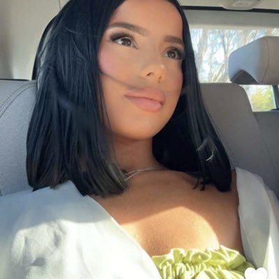 mirnaa973's profile picture. life in pink