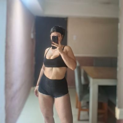 Yaranicoleee's profile picture. Vivamos el momento y nada mas //
Nada puede ser peor que un idiota sin amor.