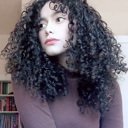 dreikasehoch01's profile picture. Husserl's Phenomenology, Edith Stein's Anthropology, S. Weil's Mysticism and Politics. - acadêmica de filosofia 🇧🇷 - Philosophie-Studentin 🇩🇪