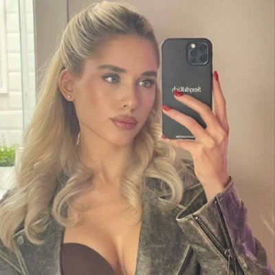 AnnaofRussia's profile picture. I want a warm world where I can live happily and grow, and live with confidence☀️