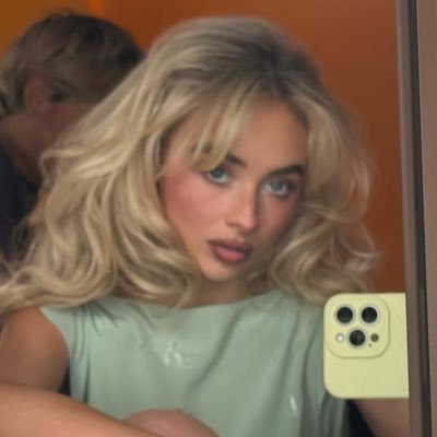 D0NTWNNA's profile picture. posti ignobili | she/her