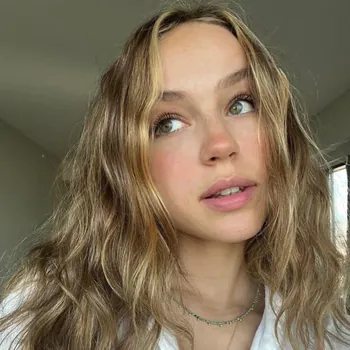 annad_eniz's profile picture. 👾 Full-time gamer, an entertainer | Just a girl who turned passion into streaming 🎮Building a community, Not just following 🎮https://t.co/QJglrEWyPi