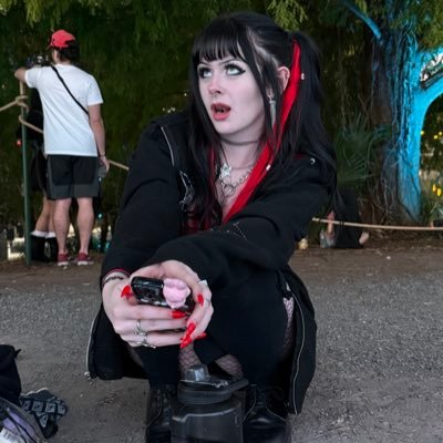 LRHDlAMONDS's profile picture. back to december enthusiast | 22