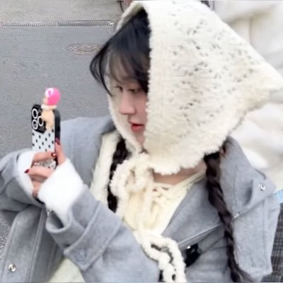 loopedbin's profile picture. got diagnosed with rosebitism.. they said its terminal