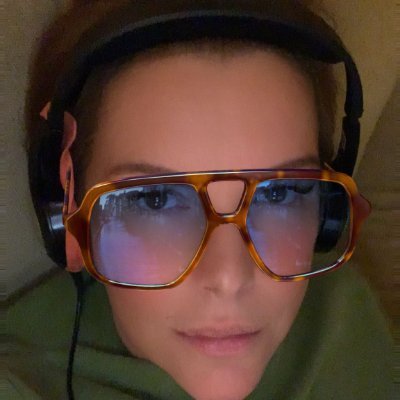 isa44385440's profile picture. crazy is manchmal genau das, was wir brauchen um frei zu sein 🥰