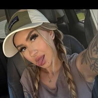 RosemaryTh43032's profile picture. 