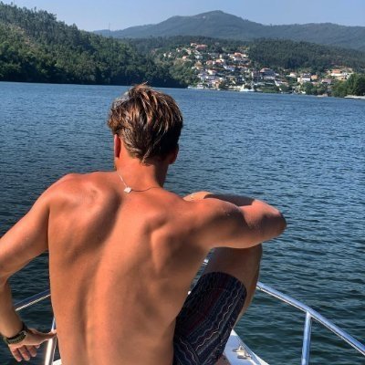 lusitaniares's profile picture. 