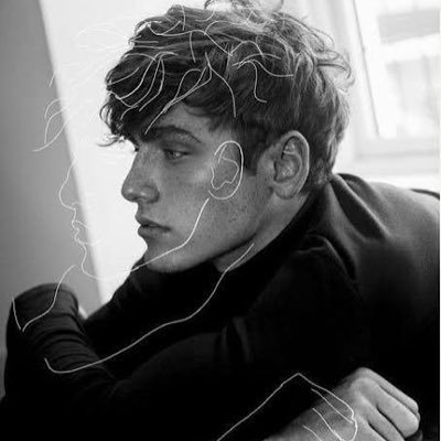 s22r2091's profile picture. من يَرحَل ، سَ ترآفقہُ السلامہُ ، ثقآفہَ البُكاء ، آنتهىَ زمنُهـاَ ! )