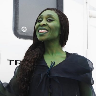 corriganellie_'s profile picture. ─ billie eilish wife ─ @dovecameron is queen of my heart, body and soulღ niall horan lover ~ books✧.* #gracie and #olivia my beloveds💌 musicals༄ jbassie♡