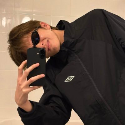 01hmdasahi's profile picture. 