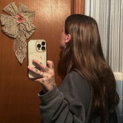 vivoemsonhos's profile picture. @mothercain @kanyewest @officialwillow.