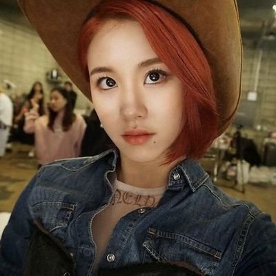 dawnhyunn's profile picture. 🏰| inactive kind of