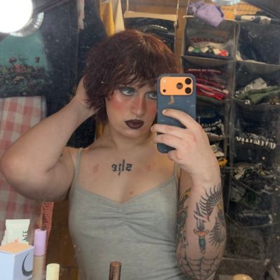 haileyxvx_'s profile picture. name says it all