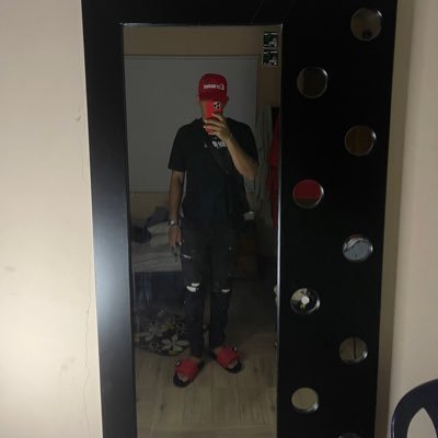 antonyaaf's profile picture. Back up: @realfornaris