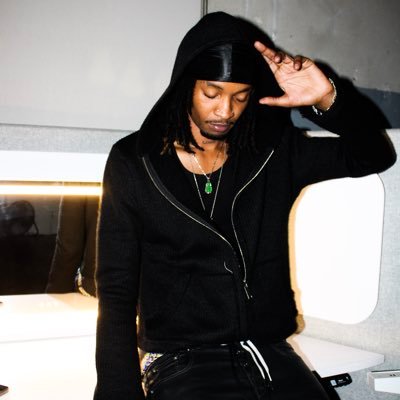 1slanguage's profile picture. i just wanna have funnnn .. :)