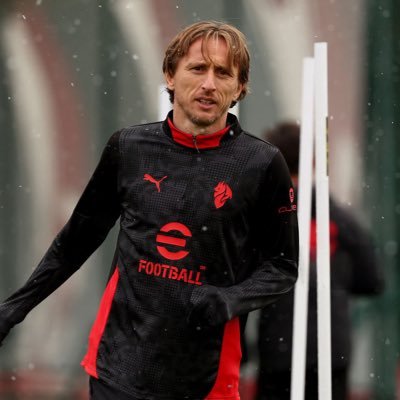 4vModric's profile picture. 