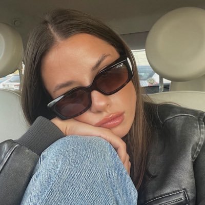 louackles's profile picture. sou a protagonista de todas as minhas leituras