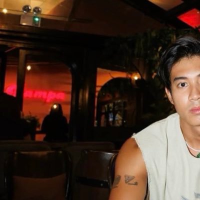 therizal_d's profile picture. 