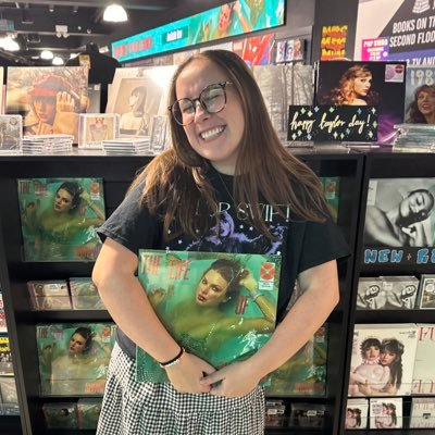 thetaylight's profile picture. “𝐣𝐮𝐬𝐭 𝐛𝐞 𝐲𝐨𝐮𝐫𝐬𝐞𝐥𝐟, 𝐭𝐡𝐞𝐫𝐞 𝐢𝐬 𝐧𝐨 𝐨𝐧𝐞 𝐛𝐞𝐭𝐭𝐞𝐫” ✨ she/her | 23 | rep tour london | eras tour vegas, cardiff, london, dublin