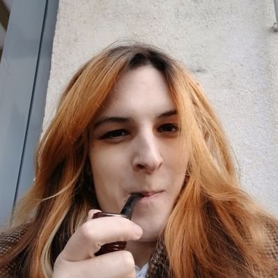 em_myrrhaleon's profile picture. Hyperborean Time-Wizard🕰️ ~wandering the Thulêan Taiga 🌌 🏞 Seigneur de sa Dame @ThuleanBasileia ⚔️ Common account with my wife → @ThuleanPika 👩🏼‍❤️‍💋‍👩🏼