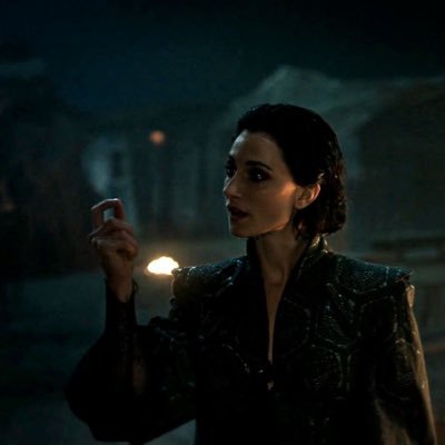 ezneaf's profile picture. funny when fed ᢉ𐭩 fan acc