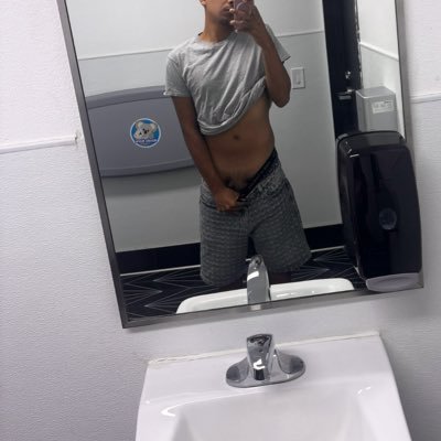 Babylatino5s's profile picture. https://t.co/rOsBdVI0cT 🔞and 🆙 5’8 / Mexican / 25♍️