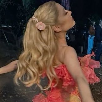 pawfawn's profile picture. big brown eyed lesbians will save the world