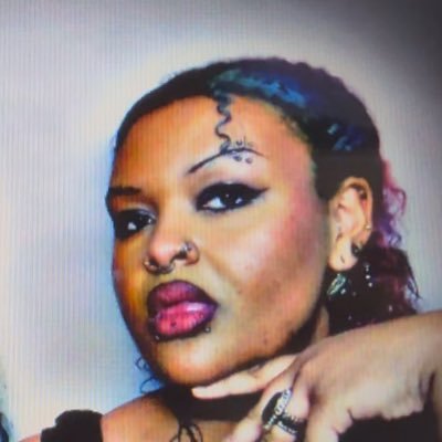 lunalav666's profile picture. 21 || Emo princess 🖤 $50+ initial