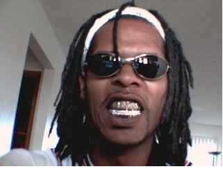 single male living the Vegas life. Lookin for someone to enjoy it with!! So hit me up!!