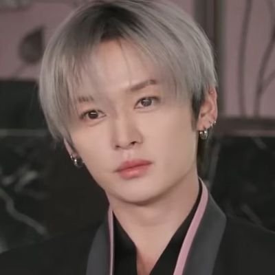 a_yanglvs's profile picture. Cualquier día, hora y lugar llorando por Cover me, Saiyan & Holiday ✧.*  
              
     ot8 🔞 she