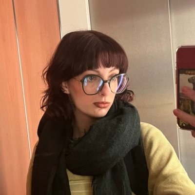 Biibzi's profile picture. fan de bourdon, mini sociologue, elle•iel, acab, 🖤❤️ overdose de swag