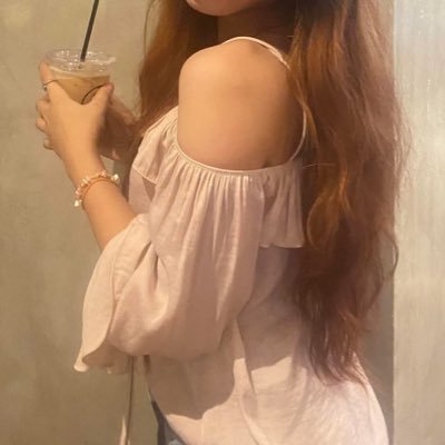 Jajisuuu's profile picture. ♡