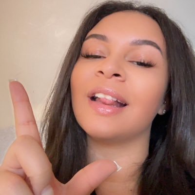 elllsbeells's profile picture. I own u .