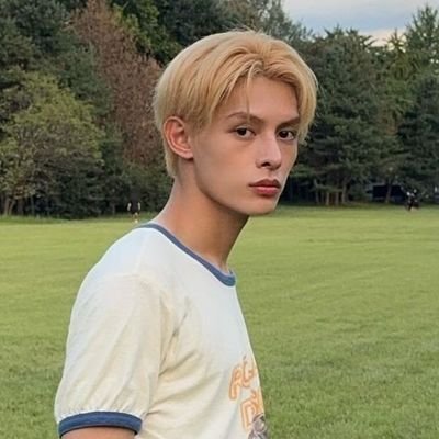 moncherielivres's profile picture. ˙ . ꒷ 🪼 . 𖦹˙—