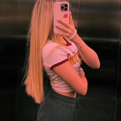 Noor__r11's profile picture. بس بالعتمه تعرف مين نجومك . ✨ 𝐁𝐮𝐬𝐢𝐧𝐞𝐬𝐀𝐝𝐦𝐢𝐧𝐢𝐬𝐭𝐫𝐚𝐭𝐢𝐨𝐧✨ #aquarius♒️ / 🇱🇧🇰🇼@Nn_nooor | DM🚫 #سعد_الحريري #رفيق_الحريري🤍