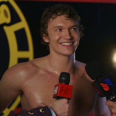 taylorblaugrana's profile picture. Willem Listening to Jude Tell a Story, Greene Street