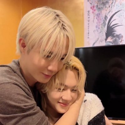sayyvnnls24's profile picture. A place where the clouds and sea meets. 💙🧡