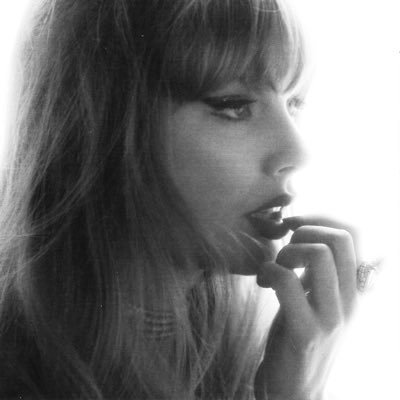 lqbyrinths's profile picture. and maybe some faith would do me good