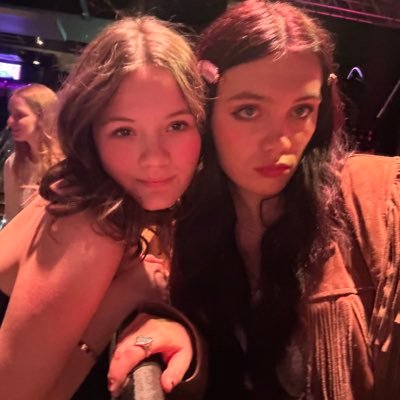 nowimneveralone's profile picture. im shining like fireworks!!!