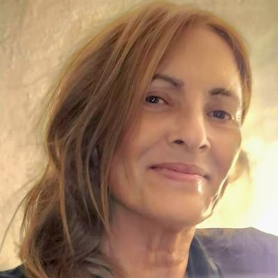 anem_pams's profile picture. Família-amics. Esquerpa,impertinent,irreverent i bohemia. Bellesa és bondat. CAT lliure. Ecléctica. ART.Teatre,pintura,cinema, fotografia.Torno a llegir molt.