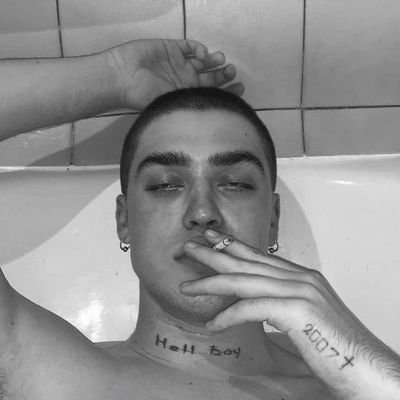 whoissouzzx's profile picture. ‽