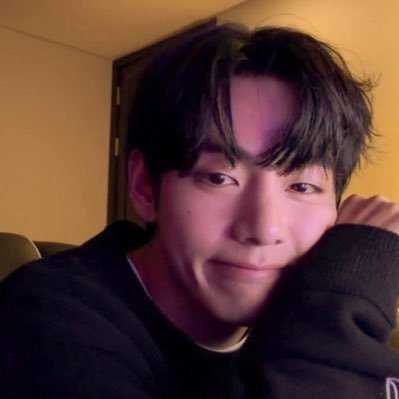 taeyvess's profile picture. #1 layover enthusiast